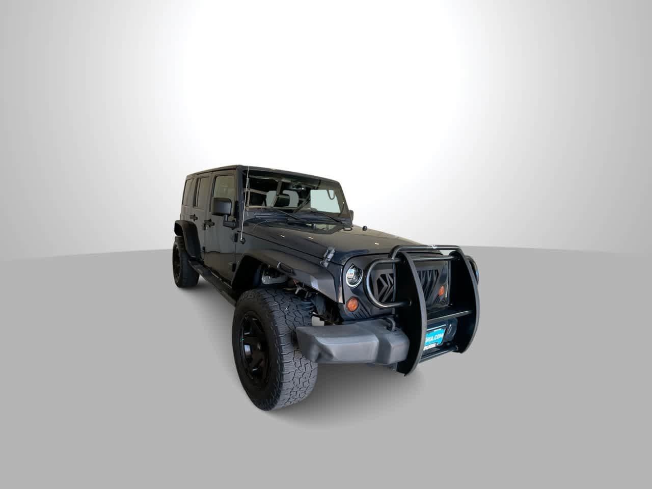 Used 2016 Jeep Wrangler Unlimited Sahara AWD/4WD image 2