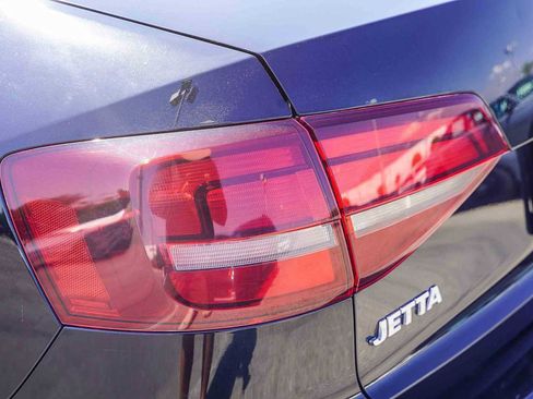 Used 2017 Volkswagen Jetta S image 7