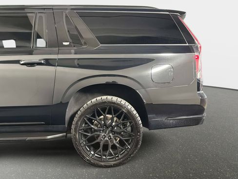 Used 2024 Cadillac Escalade ESV Luxury image 15