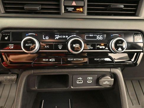 Used 2024 Honda Pilot TrailSport image 28