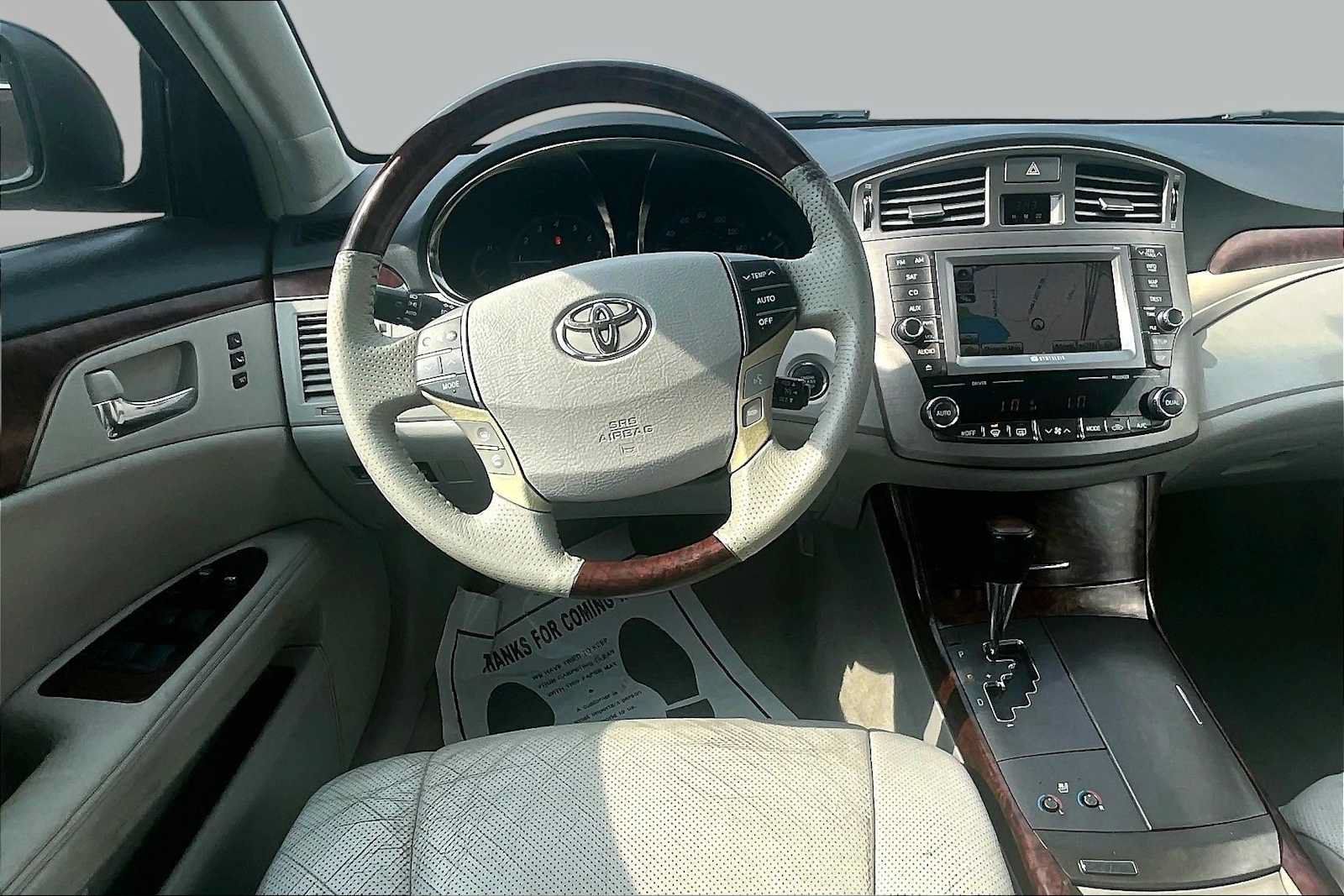 Used 2011 Toyota Avalon Limited FWD image 5