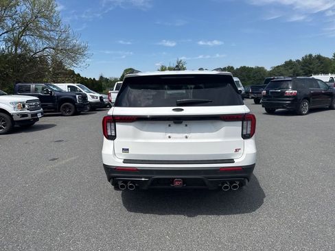 Used 2025 Ford Explorer ST AWD/4WD image 5