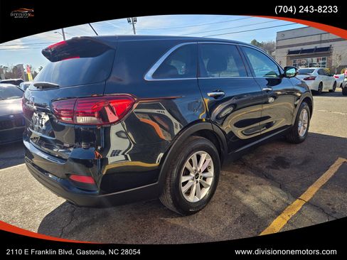 Used 2019 Kia Sorento L image 4