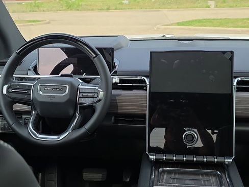 New 2025 GMC Sierra EV Denali image 13