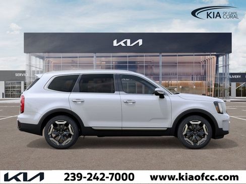 New 2025 Kia Telluride S image 7