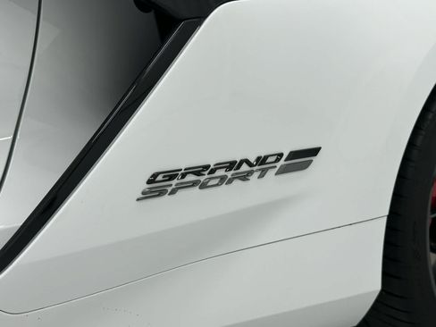 Used 2027 Chevrolet Corvette Grand Sport w/ Z52 Sport Performance Package RWD image 17