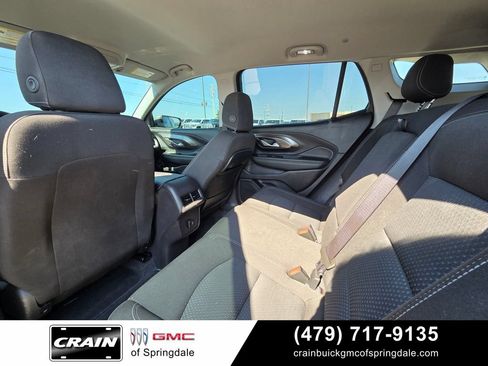 Used 2024 GMC Terrain SLE w/ Driver Convenience Package FWD image 28
