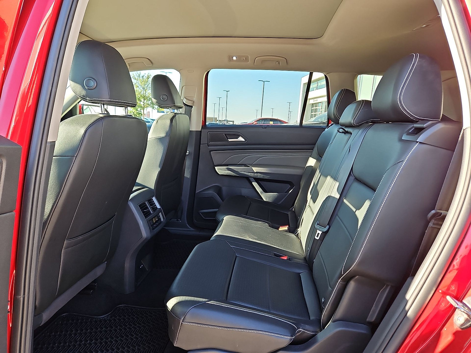 Certified 2023 Volkswagen Atlas SE w/ Panoramic Sunroof Package AWD/4WD image 13