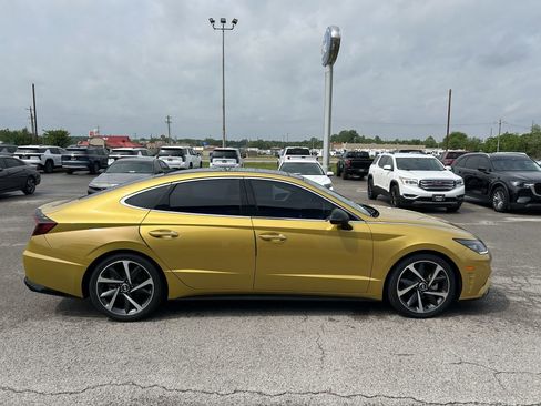 Used 2021 Hyundai Sonata SEL Plus w/ Tech Package FWD image 3