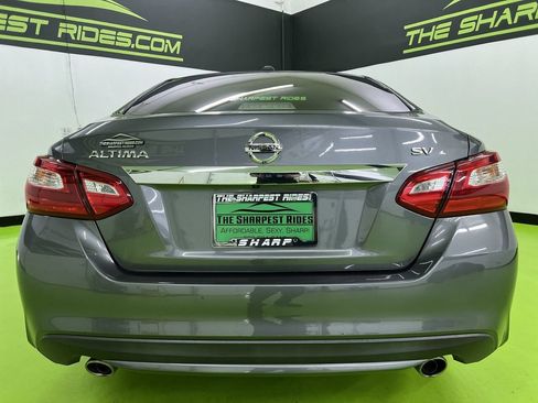 Used 2017 Nissan Altima 2.5 SV w/ Convenience Package FWD image 8