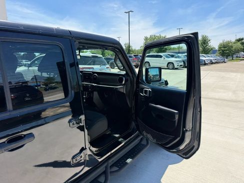 Used 2019 Jeep Wrangler Unlimited Sport S AWD/4WD image 23