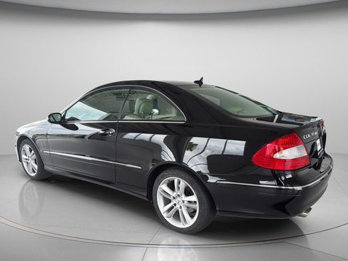 Used 2007 Mercedes-Benz CLK 350 Coupe image 3