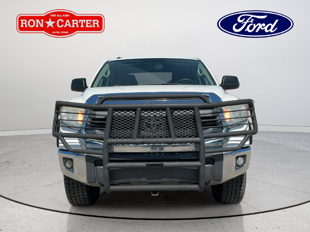 Used 2015 Toyota Tundra SR5 w/ SR5 Upgrade Package AWD/4WD image 2