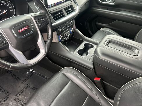 Used 2021 GMC Yukon SLT w/ Rear Media and Nav Package image 11