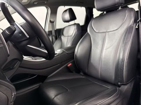 Used 2021 Hyundai Santa Fe SEL w/ Convenience + Premium Package AWD/4WD image 18