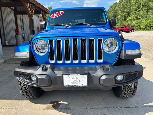 Used 2021 Jeep Wrangler Unlimited Sahara AWD/4WD image 6