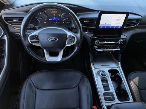 Used 2021 Ford Explorer Limited w/ Equipment Group 301A image 12