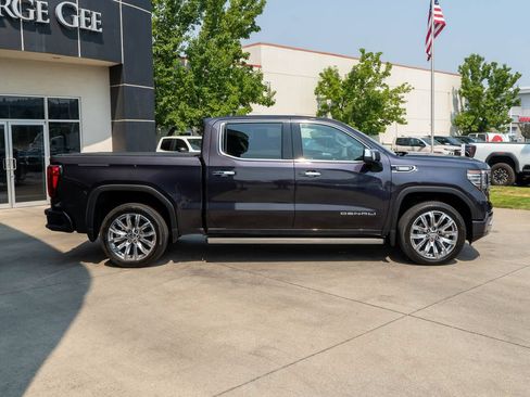 Used 2022 GMC Sierra 1500 Denali w/ Denali Reserve Package AWD/4WD image 8