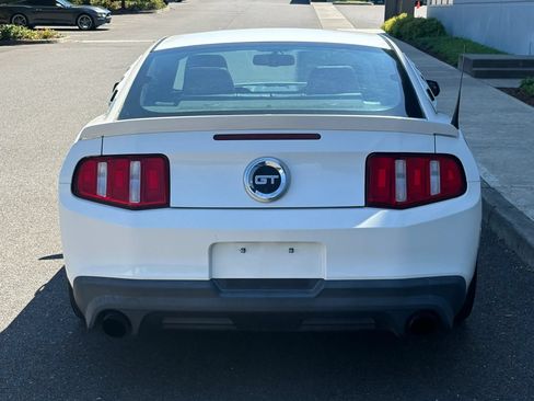 Used 2011 Ford Mustang GT Premium w/ Electronics Pkg RWD image 5
