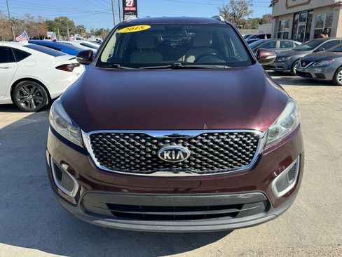 Used 2018 Kia Sorento FWD image 2