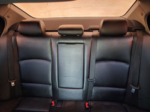 Used 2012 BMW 528i Sedan RWD image 16