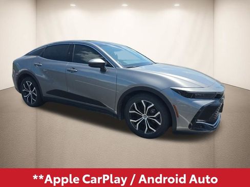 Used 2024 Toyota Crown Limited image 3