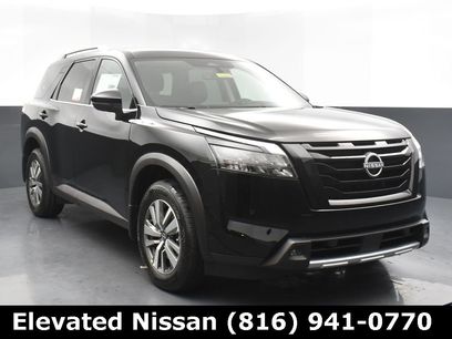 New 2025 Nissan Pathfinder SL w/ Black Appearance Package