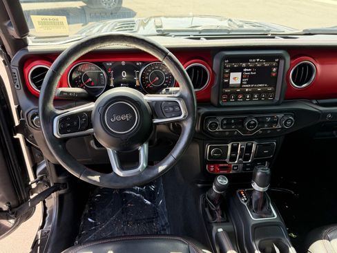 Used 2019 Jeep Wrangler Unlimited Rubicon AWD/4WD image 12