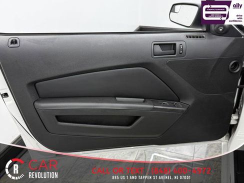 Used 2013 Ford Mustang Convertible image 34