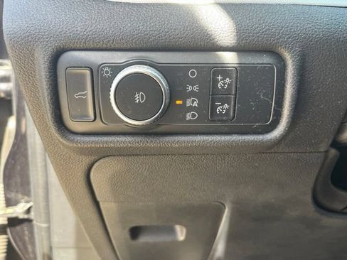 Used 2020 Ford Explorer XLT w/ Equipment Group 202A RWD image 6