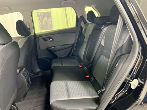 Used 2023 Nissan Rogue SV AWD/4WD image 22