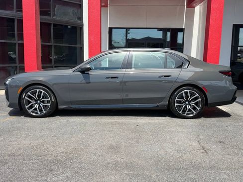 Used 2023 BMW 760i xDrive w/ Executive Package AWD/4WD image 6