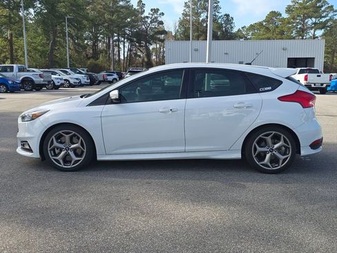 Used 2018 Ford Focus ST image 6