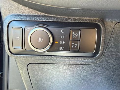 Used 2025 Ford Explorer Active w/ Active Comfort Package AWD/4WD image 21