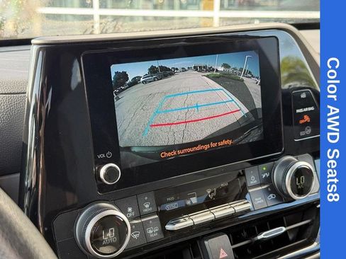 Used 2023 Toyota Highlander L AWD/4WD image 25