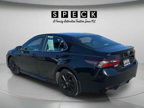 Used 2024 Toyota Camry SE FWD image 3