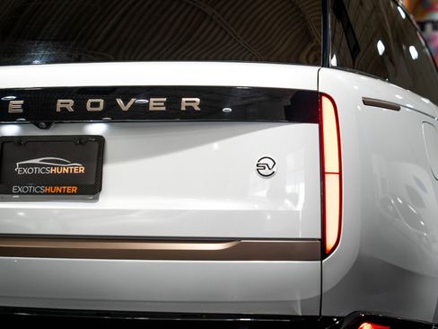 Used 2023 Land Rover Range Rover SV AWD/4WD image 34