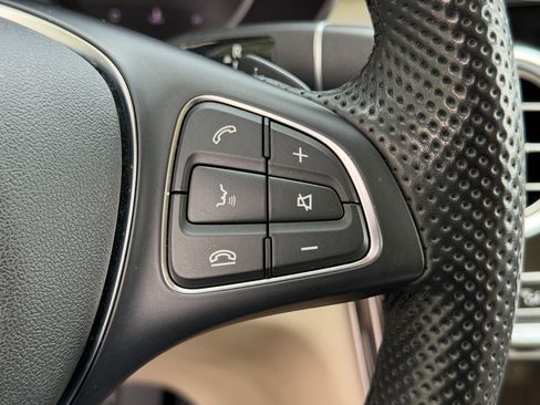 Used 2019 Mercedes-Benz GLC 300 4MATIC image 31
