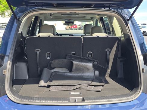 Used 2024 Kia Telluride S w/ S Sunroof Package FWD image 12