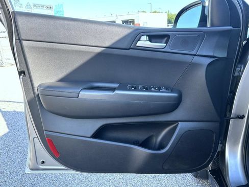 Used 2020 Kia Sportage LX AWD/4WD image 10