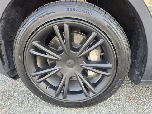 Used 2023 Tesla Model Y 2WD image 35