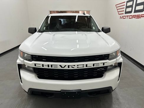 Used 2020 Chevrolet Silverado 1500 Custom w/ Custom Value Package RWD image 3