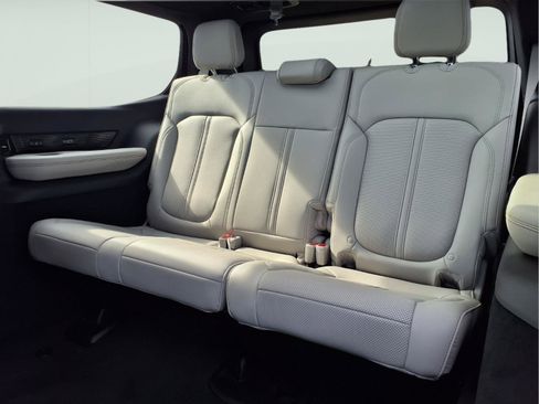 New 2026 Jeep Grand Wagoneer Summit image 10