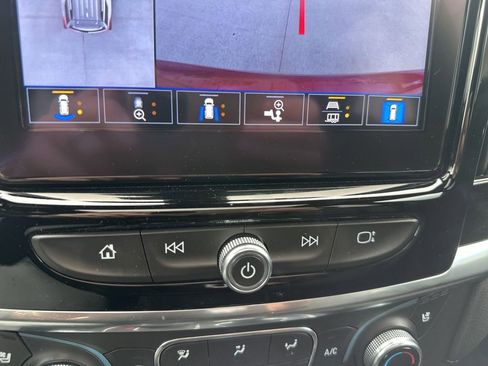 Used 2023 Chevrolet Traverse High Country AWD/4WD image 18
