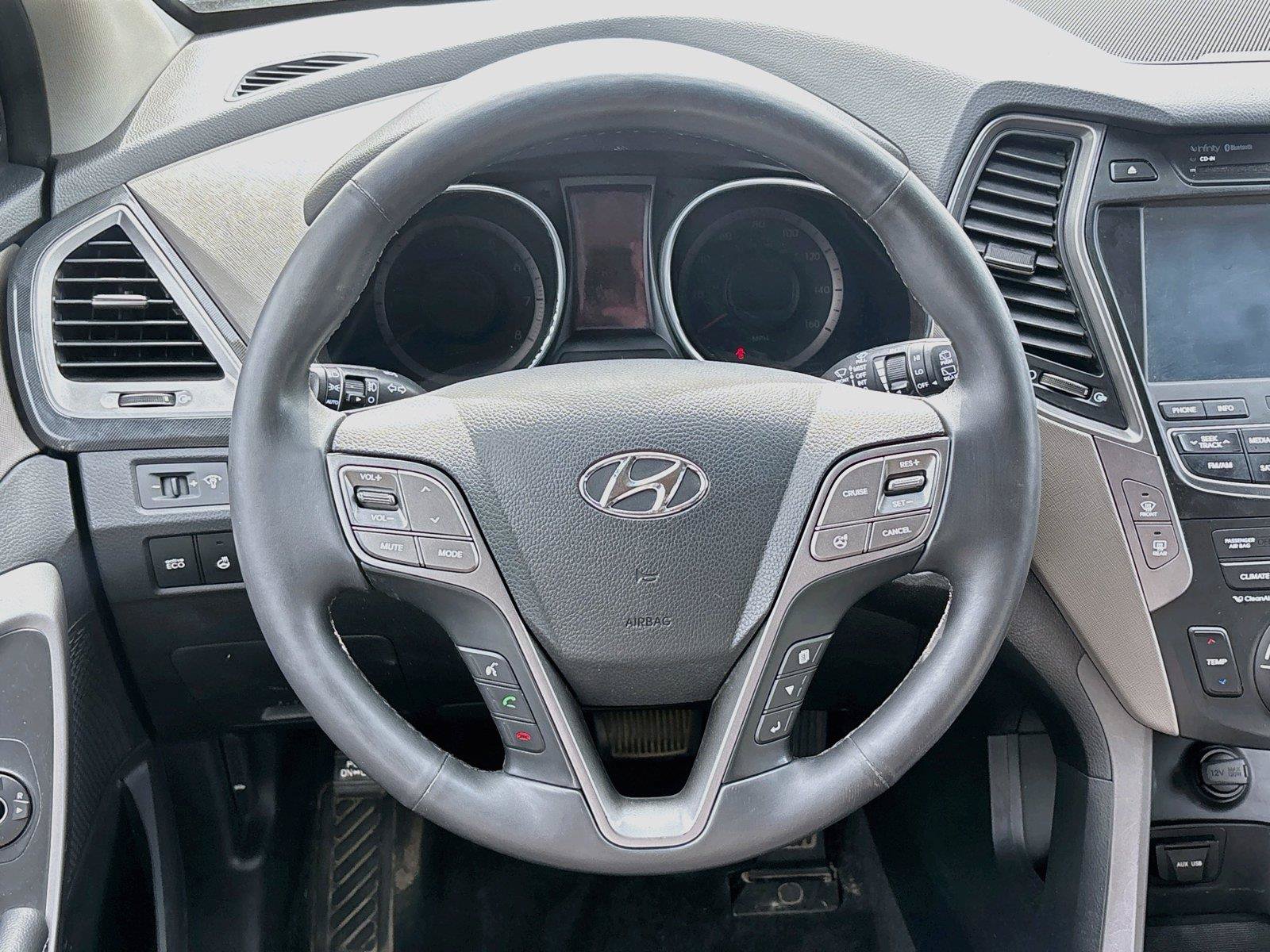 Used 2015 Hyundai Santa Fe Sport 2.0T w/ Option Group 05 AWD/4WD image 19