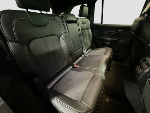 Used 2024 Jeep Grand Cherokee Altitude image 27