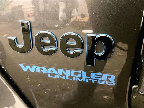 Used 2021 Jeep Wrangler Unlimited Sahara image 13