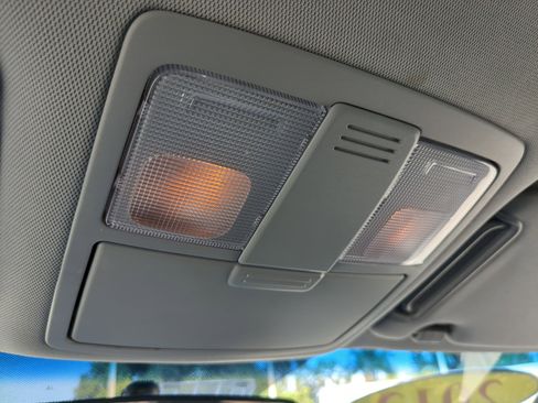 Used 2012 Kia Sorento EX image 17