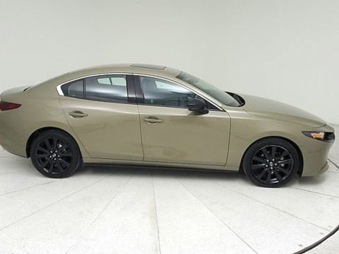 Used 2024 MAZDA MAZDA3 s image 4