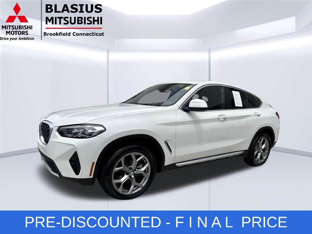 Used 2025 BMW X4 xDrive30i AWD/4WD image 1